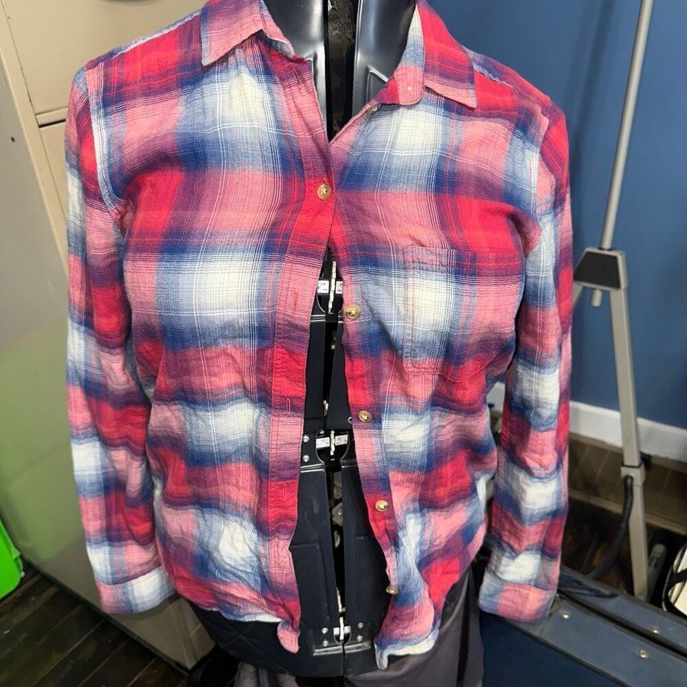 American Eagle red plaid western boyfriend S button down shirt